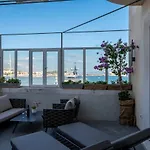 Lusso With Sea View Apartment *