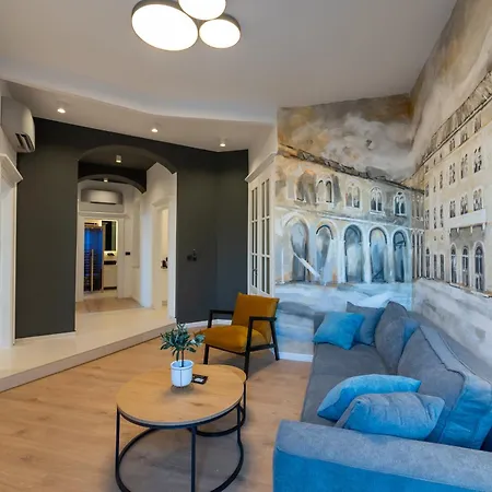 Lusso With Sea View Apartment *
