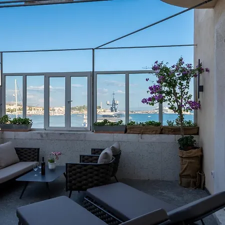 Lusso With Sea View Apartman *